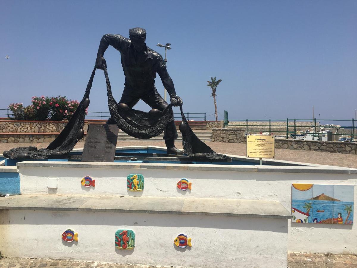 Casa Vacanza La Isla Bonita 이솔라델펨미네 외부 사진